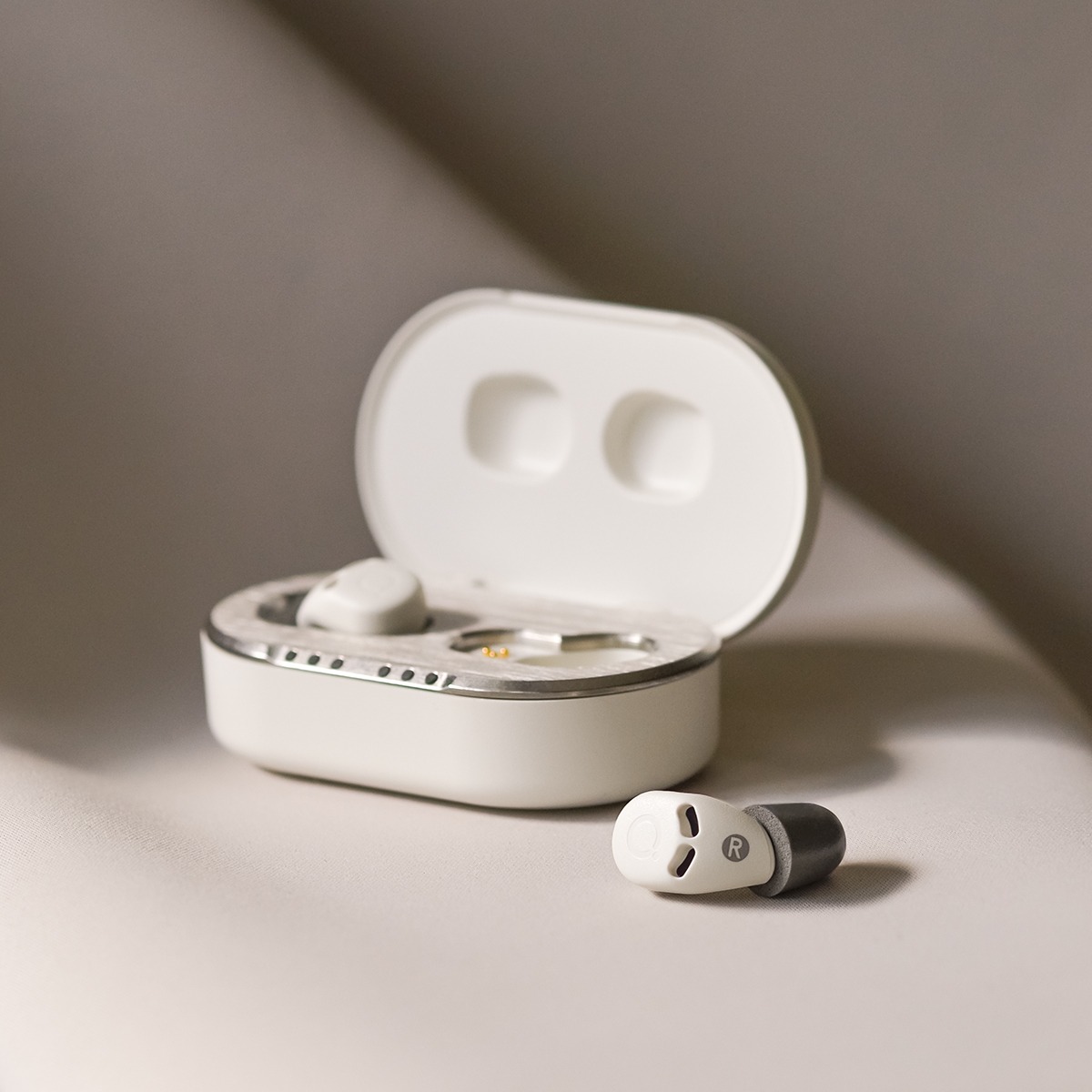 Experience the best noise cancelling earbuds